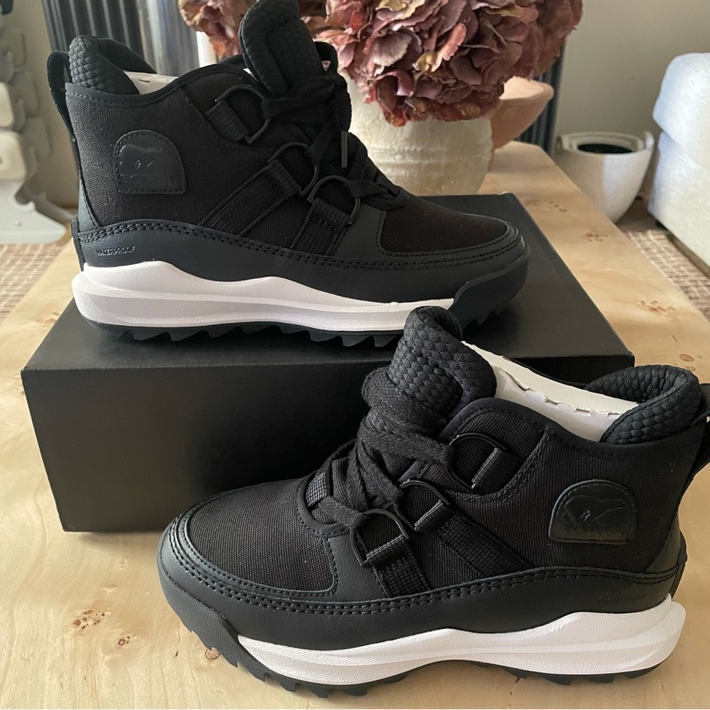 SOREL Women's Out N About RMX Chukka Size 7.5